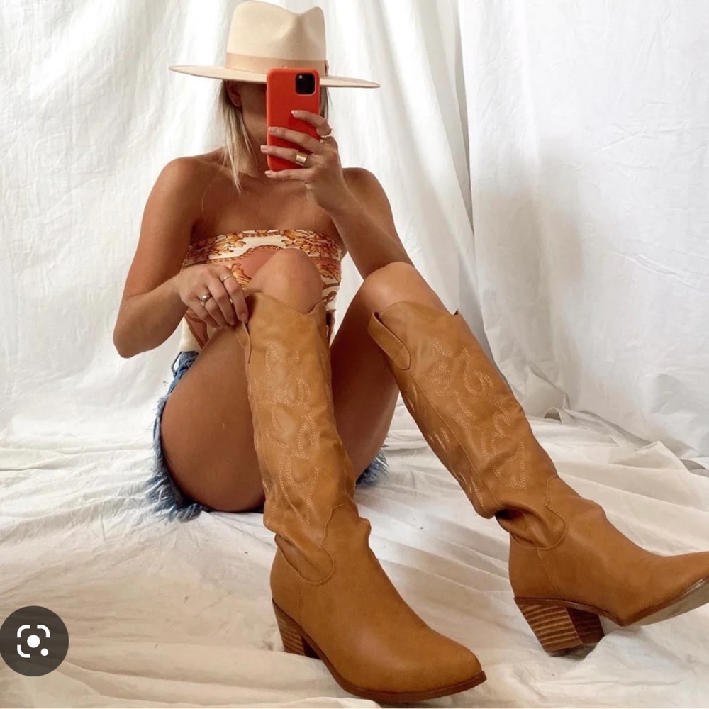 Billini Urson Cowboy Boots in Camel